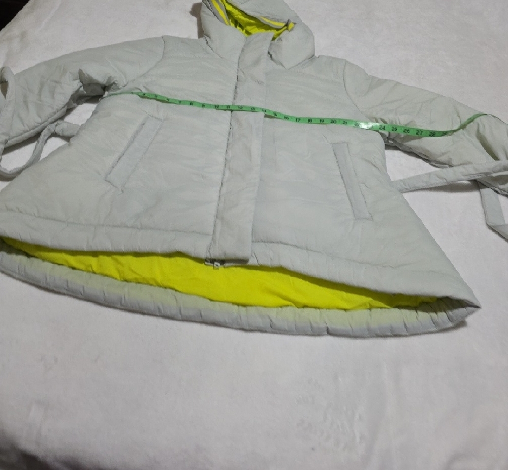 FP Movement Gray Hooded Jacket with‎ Neon Yellow Lining. - Picture 8 of 11